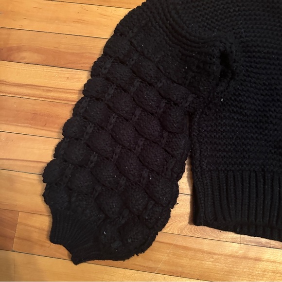 Bubble Sleeve Sweater - Picture 2 of 3